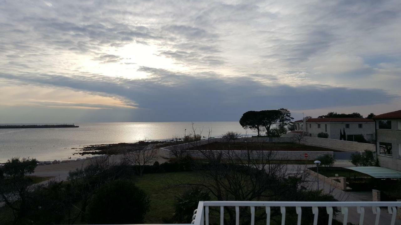 Beachfront Studio Palma Umag Exterior foto